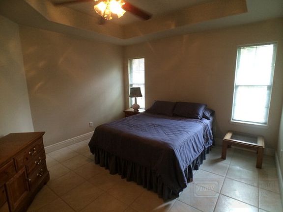 3rd image of 115 Willow Cir