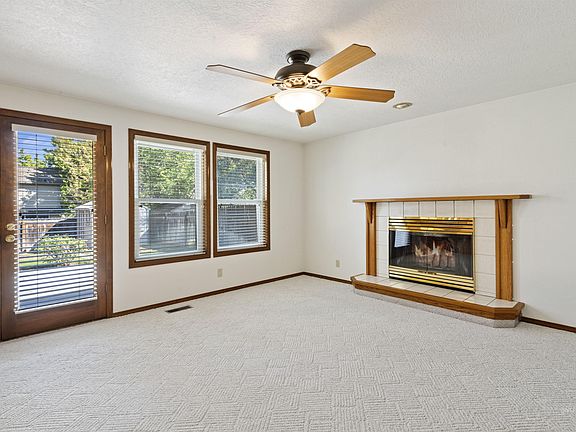 5th image of 7978 W War Bonnet Dr