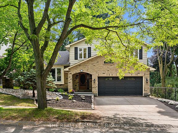2nd image of 7 Somerset Cres