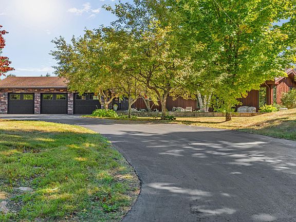 3rd image of 391 Beech Hill Road