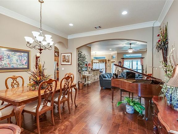 4th image of 8915 Monticello Dr
