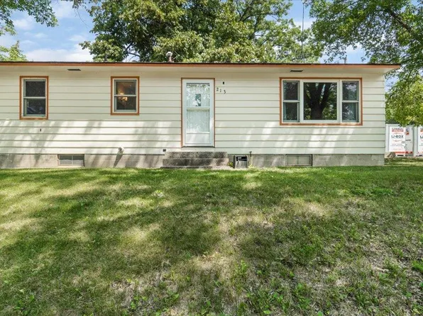 213 1st Ave SE, New London, MN 56273