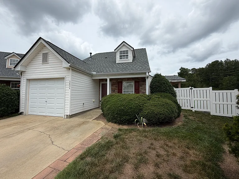 5804 Cherryrain Ct — Photo 2