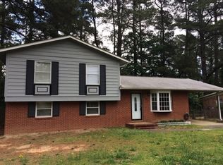 821 Montclair Rd, Fayetteville, NC 28314