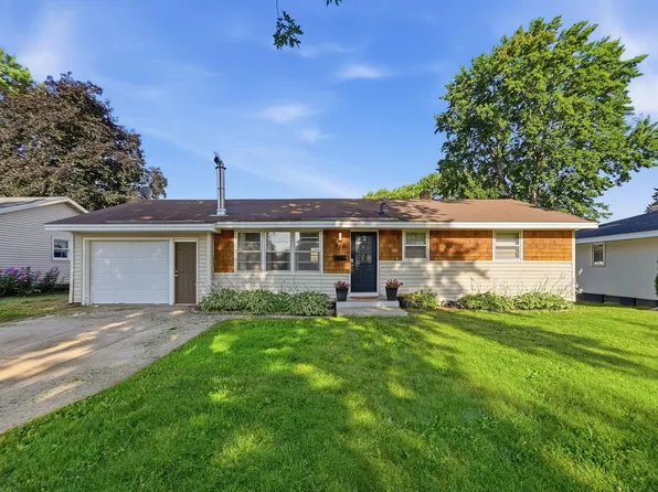 924 Fuller St S, Shakopee, MN 55379