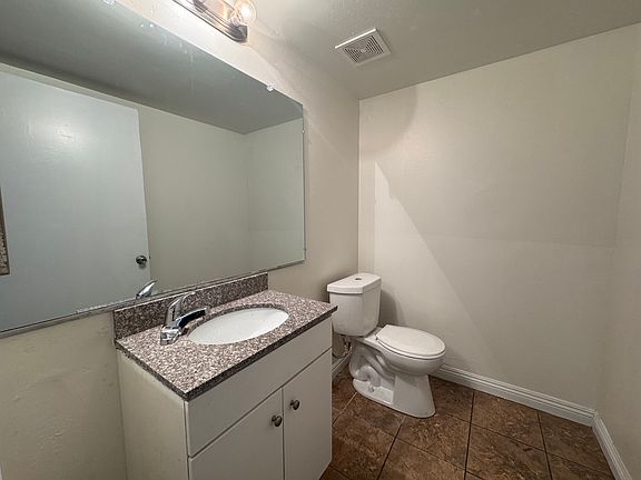 4th image of 2455 Adelia Ave APT 4