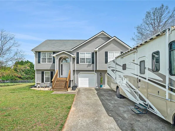 1218 Cabots Ln, Auburn, GA 30011