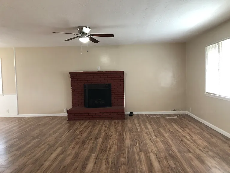 5818 S Pickering Ave — Photo 11