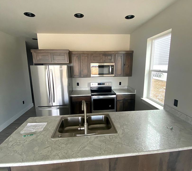 1st image of 303 13th St #B