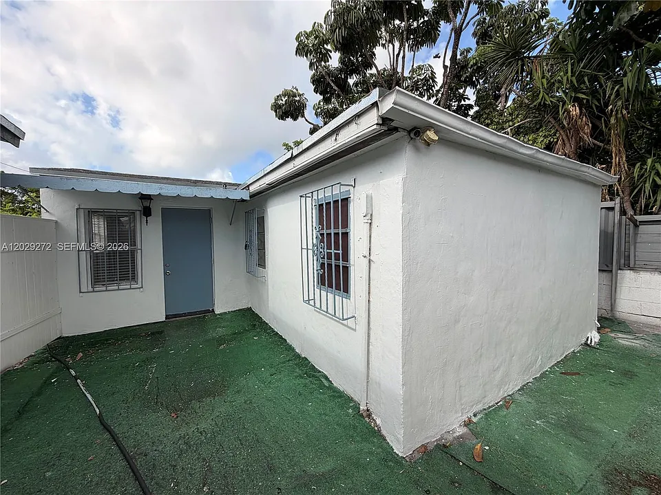 2420 NW 31st St #3