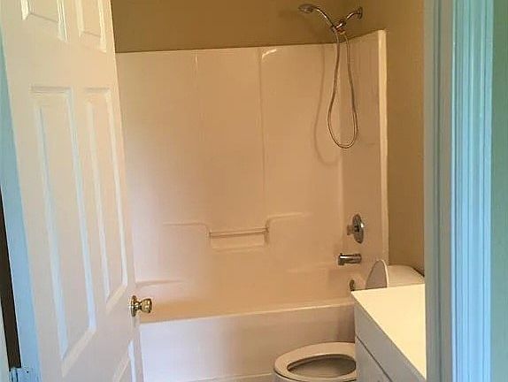 5th image of 113-115 Ivan Ave S