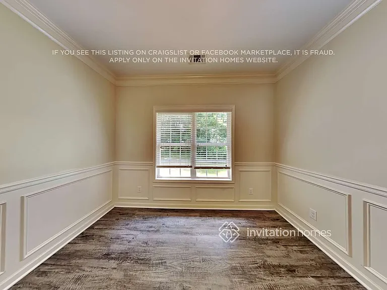 2450 Freemont St — Photo 8