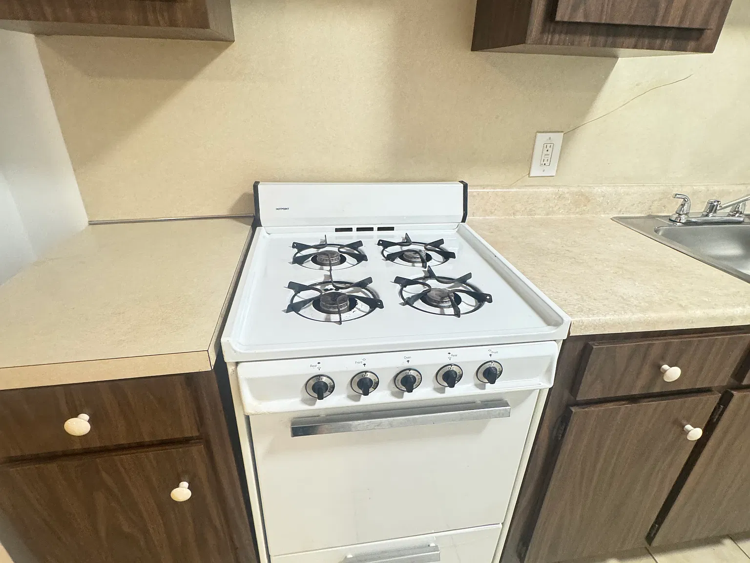1 bed, 800 sqft, $2,100 — Photo 4