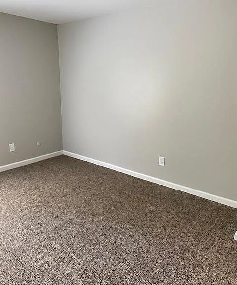 Master bedroom photo 2
