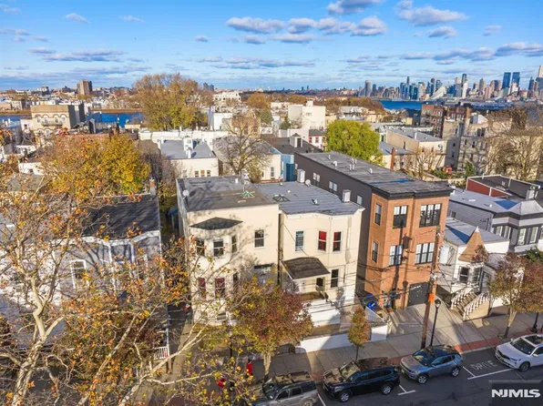 124 18th St, Union City, NJ 07087