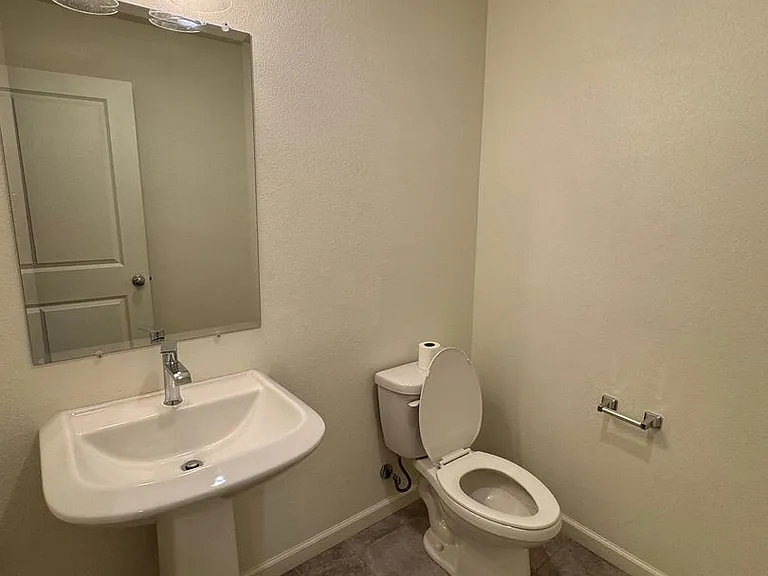 1809 Columbia Dr — Photo 7