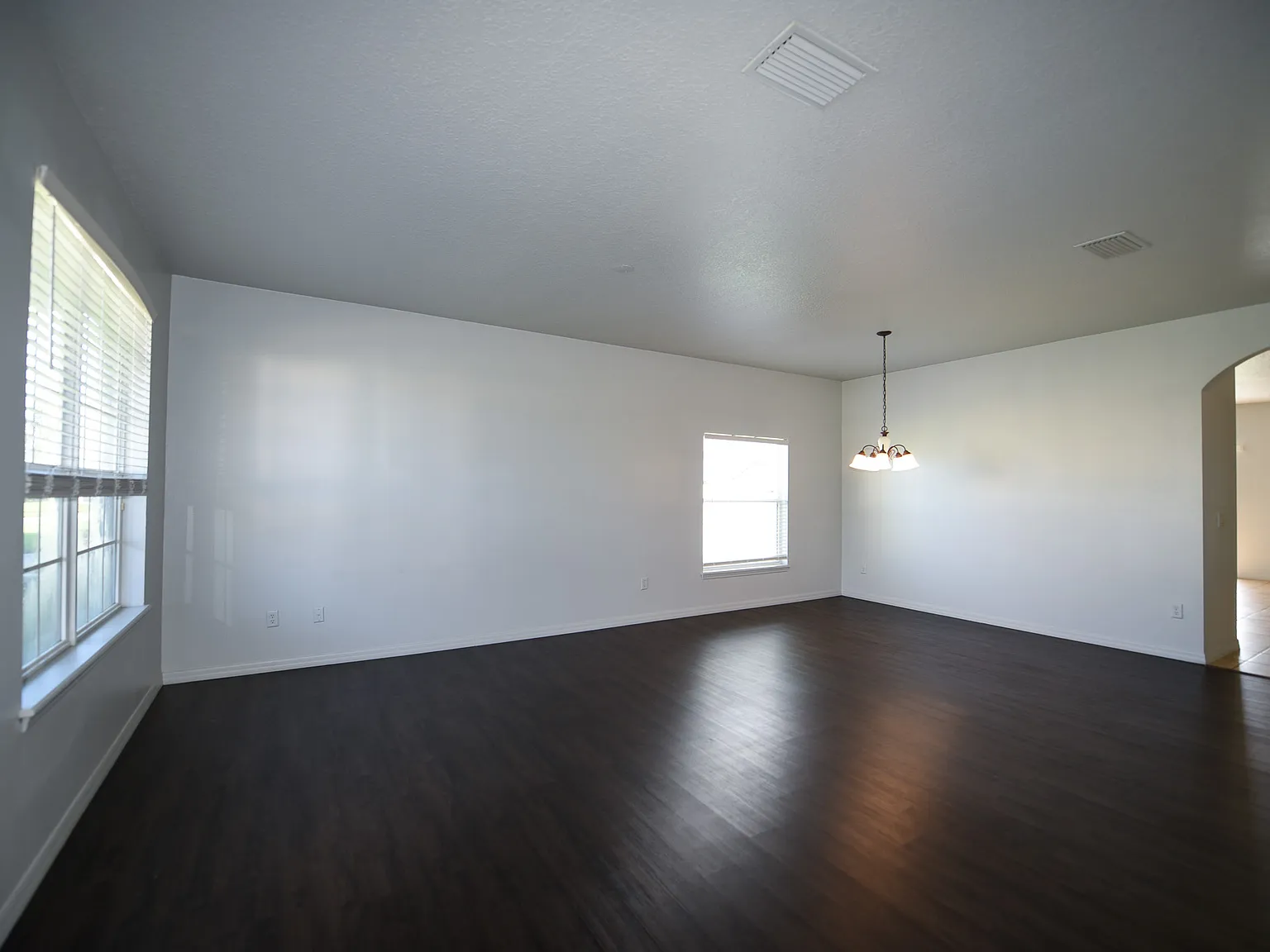 3 bed, 1751 sqft, $2,300 — Photo 3