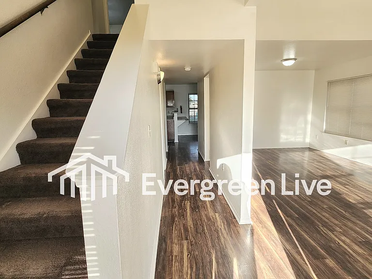 4321 Lew Wallace Dr — Photo 2