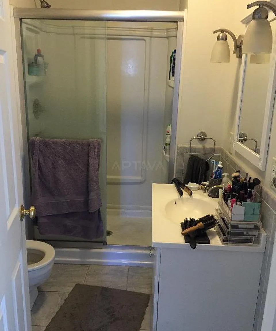 4 bed, $6,000 — Photo 3