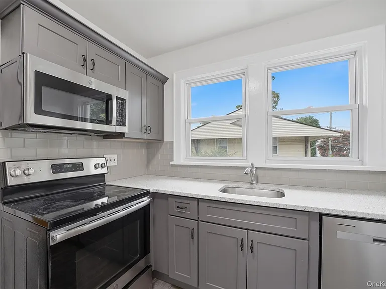 49 Sylvan Pl — Photo 7