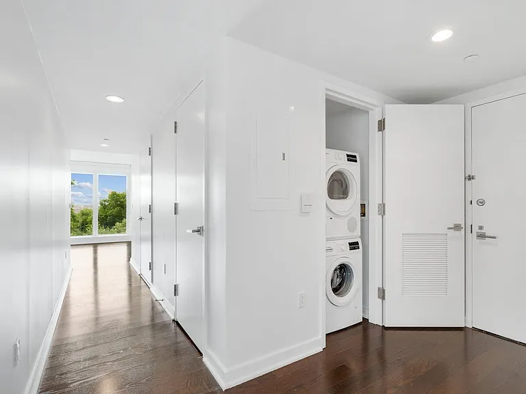 400 W 113th St #329 — Photo 9