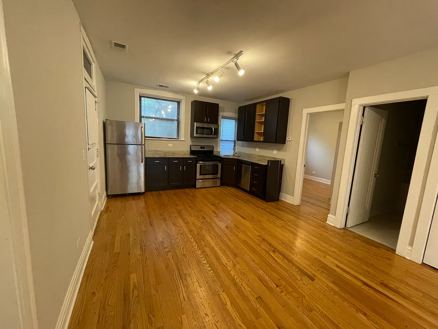 2 bed, $2,350 — Photo 3