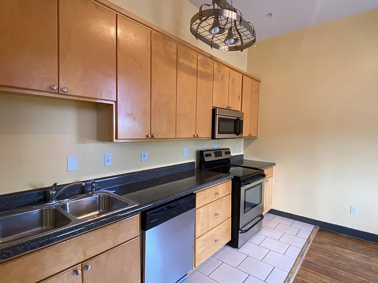 925 Hull St — Photo 6