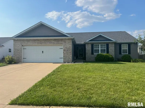 115 Foxx Manor Dr, Chatham, IL 62629