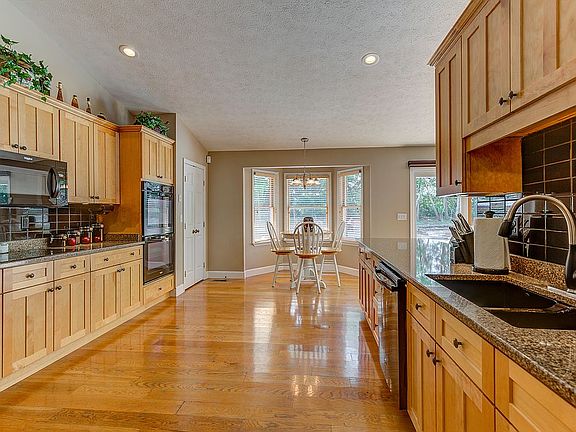 3rd image of 8393 Stockholm Ct