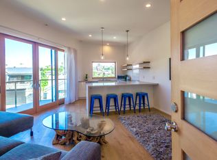 7009 Earldom Ave, Playa Del Rey, CA 90293