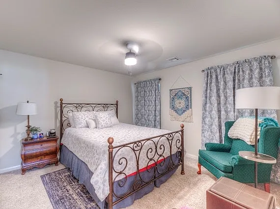 2705 W Madison St — Photo 10