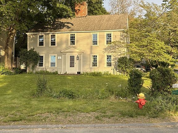 5th image of 358 Main St