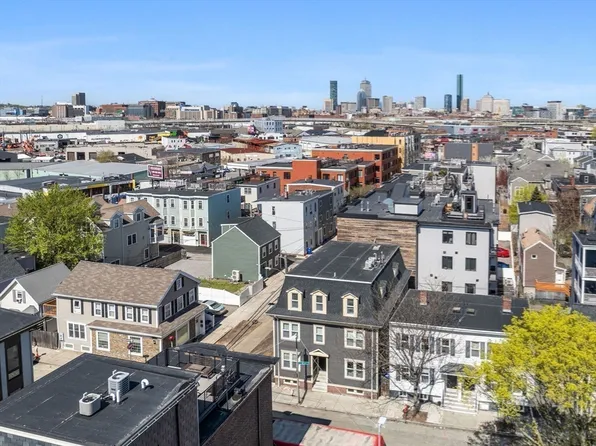 150 W 9th St #1, South Boston, MA 02127