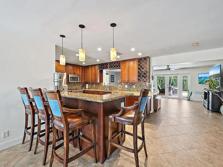 409 Lighthouse Dr — Photo 8