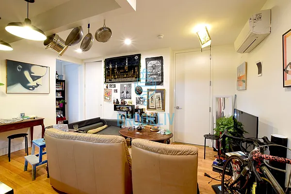 Rented by null | media 42