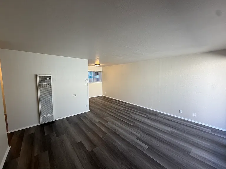 311 Lester — Photo 12