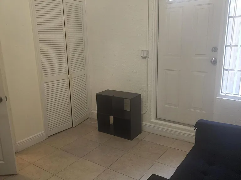 2430 SW 82nd Ter — Photo 7