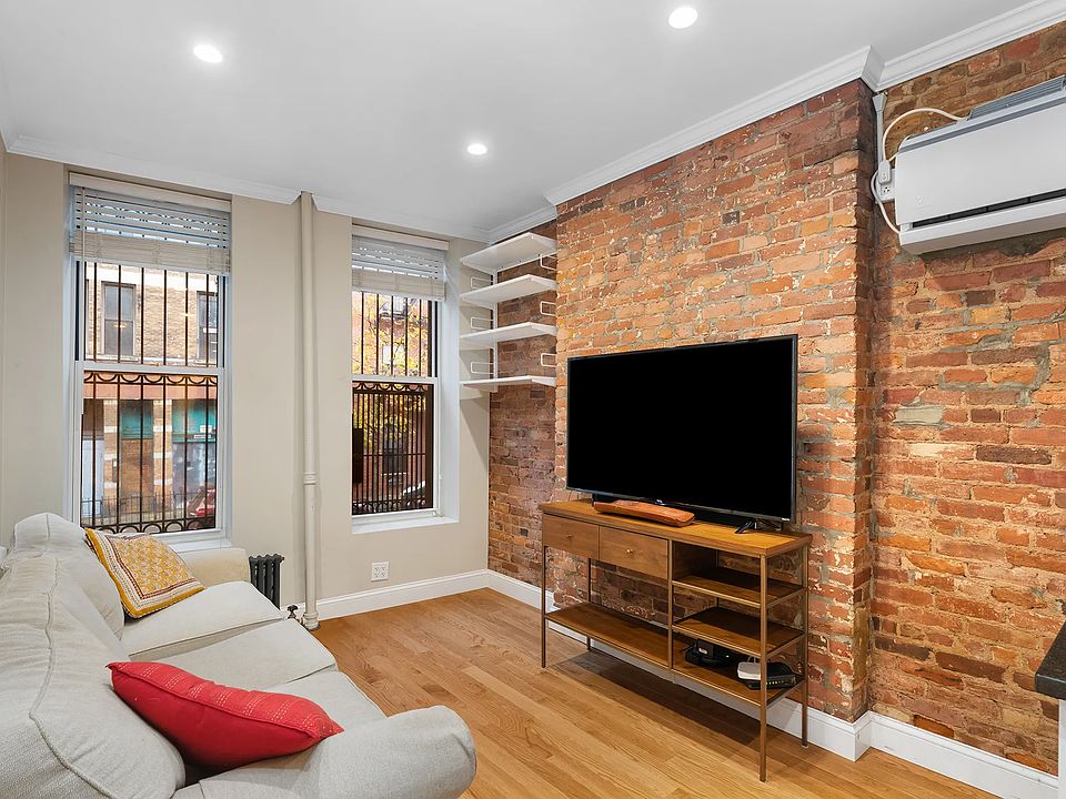 1st image of 50 E 1st St #1