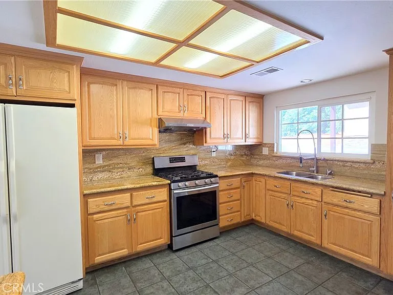 335 Eola Dr — Photo 5