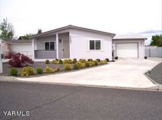 7027 Cottage Way, Yakima, WA