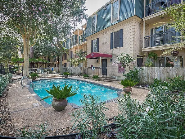 4515 Briar Hollow Pl APT 304, Houston, TX 77027