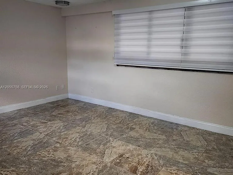 11130 N Lakeview Dr #1 — Photo 18