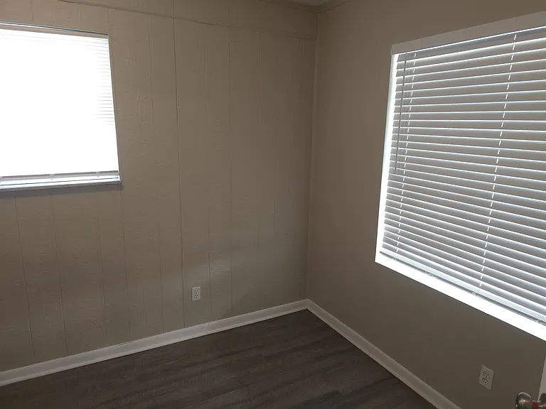 4555 Malibu St — Photo 3