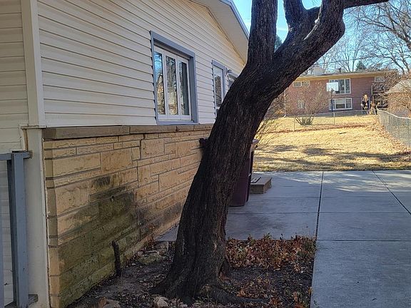 4th image of 943 Mulder Dr