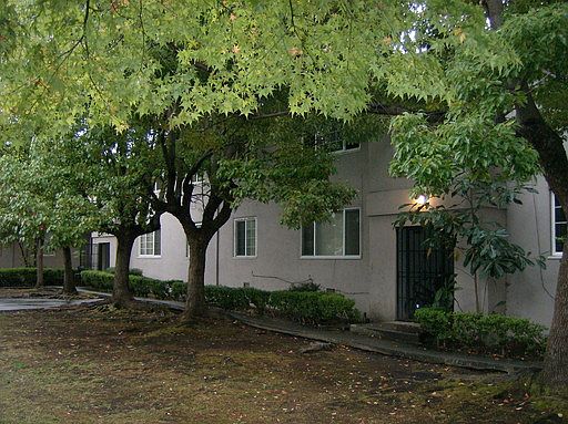 2nd image of 6716 Macarthur Blvd APT 2
