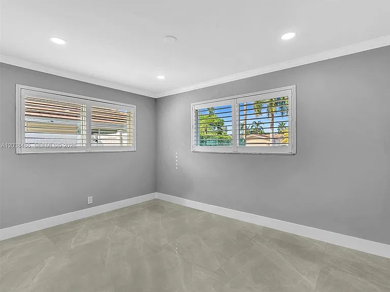 2144 NE 64th St — Photo 11