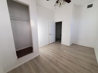 1438 W Ridgewood Ct #201, San Antonio, TX 78201