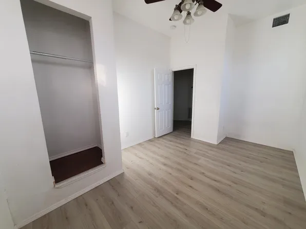 1438 W Ridgewood Ct #201, San Antonio, TX 78201