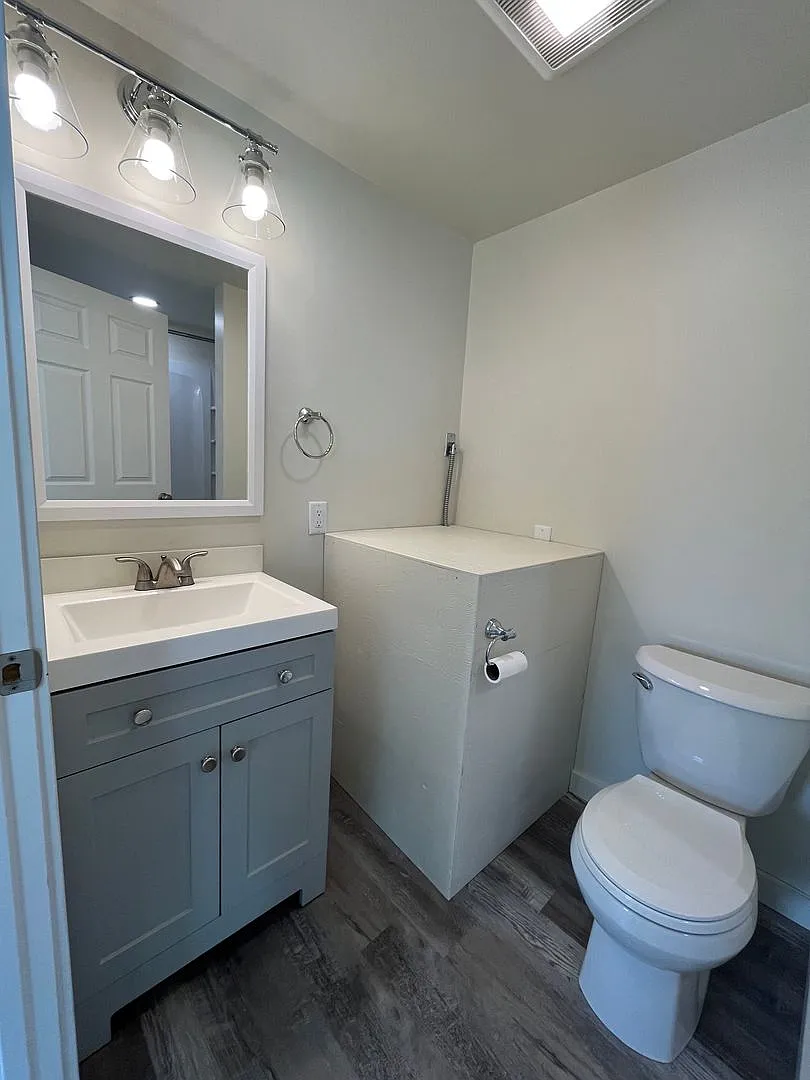 Updated Studio Apartment in Hamilton — Photo 4
