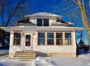 608 E 2nd St, Colton, SD 57018